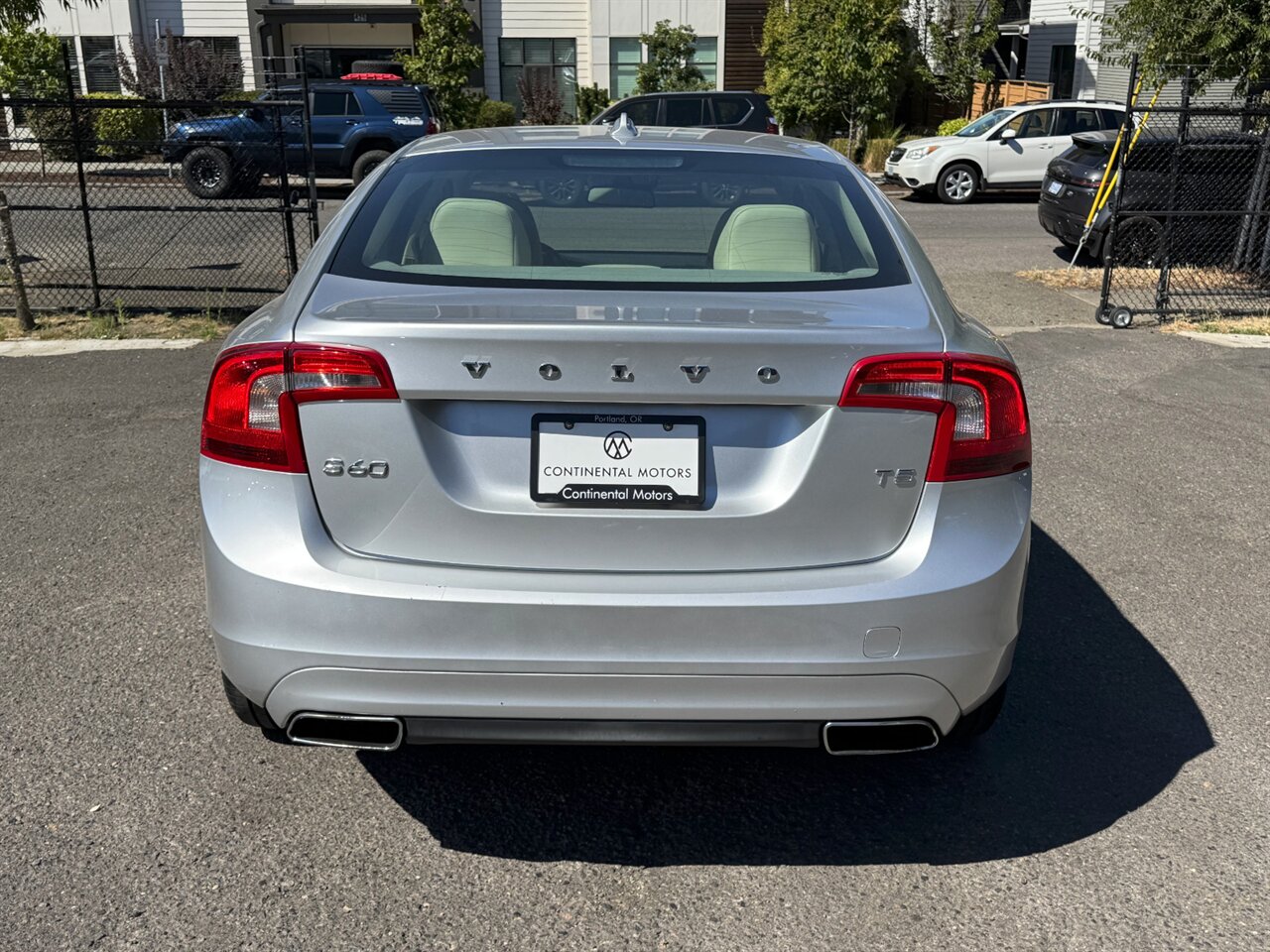 2014 Volvo S60 T5 - Photo 9 - Portland, OR 97211