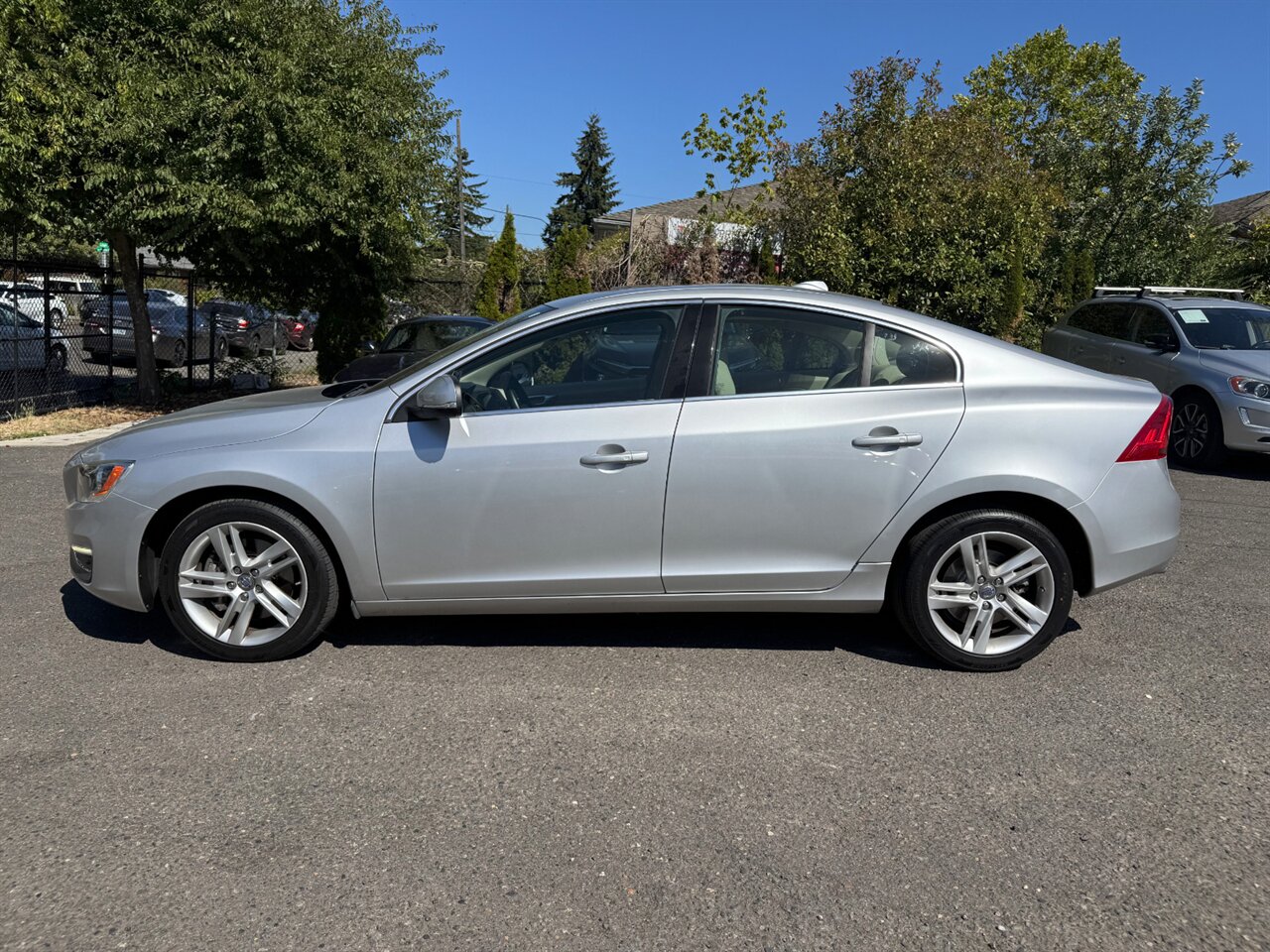 2014 Volvo S60 T5 - Photo 4 - Portland, OR 97211
