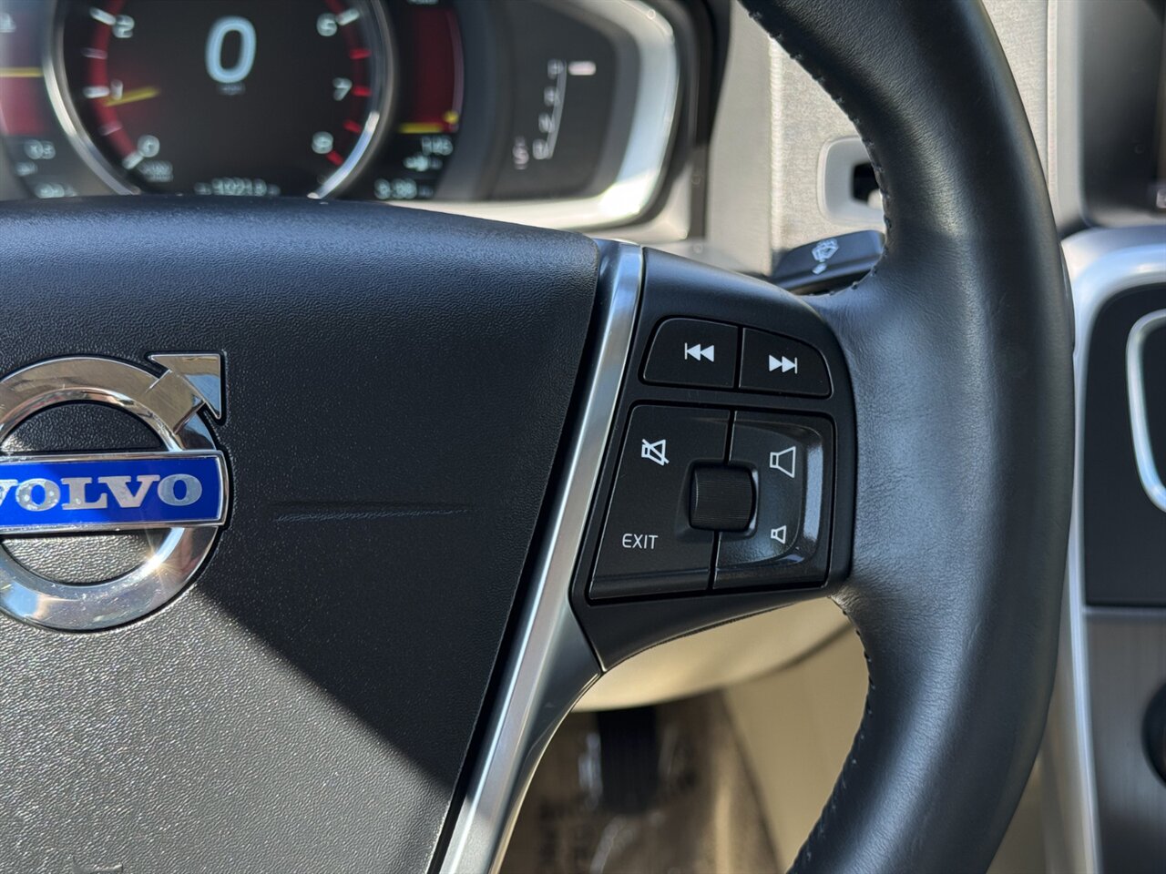 2014 Volvo S60 T5 - Photo 25 - Portland, OR 97211