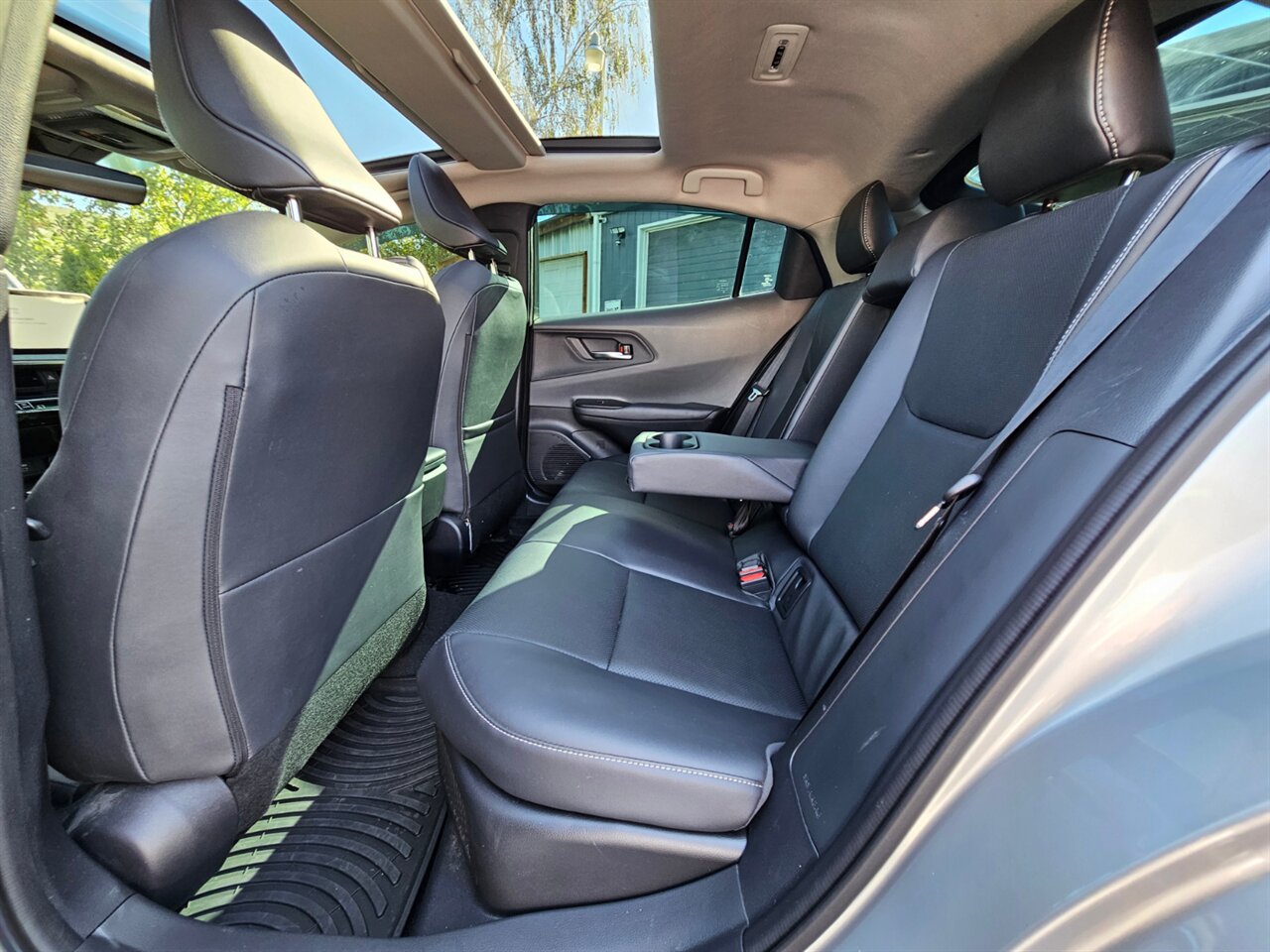 2025 Toyota Prius XLE AWD - Photo 14 - Portland, OR 97211