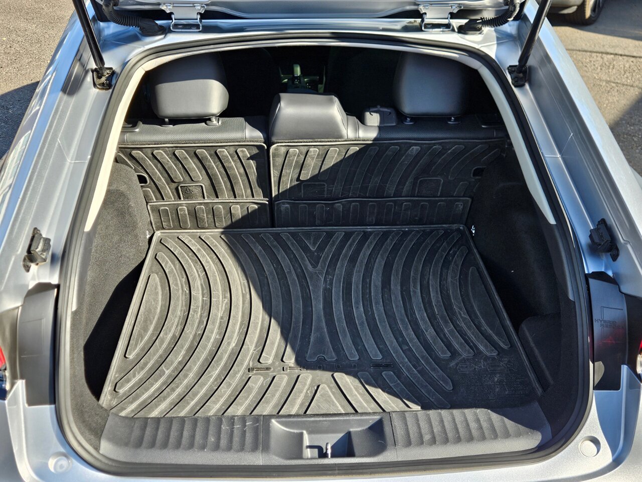 2025 Toyota Prius XLE AWD - Photo 11 - Portland, OR 97211