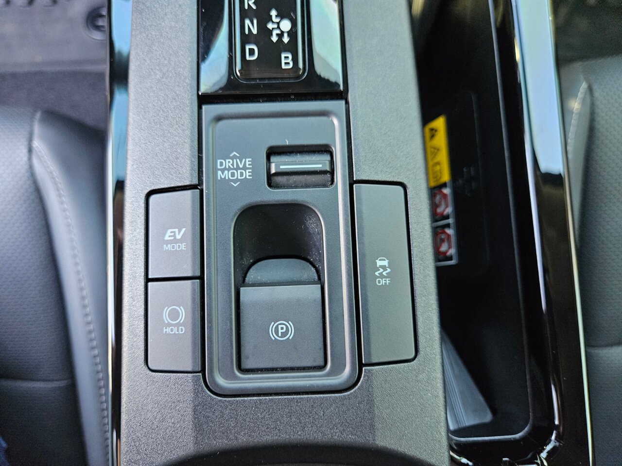 2025 Toyota Prius XLE AWD - Photo 29 - Portland, OR 97211