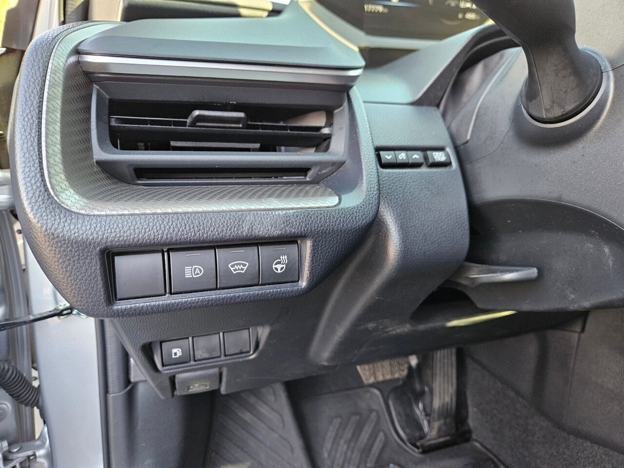 2025 Toyota Prius XLE AWD - Photo 22 - Portland, OR 97211