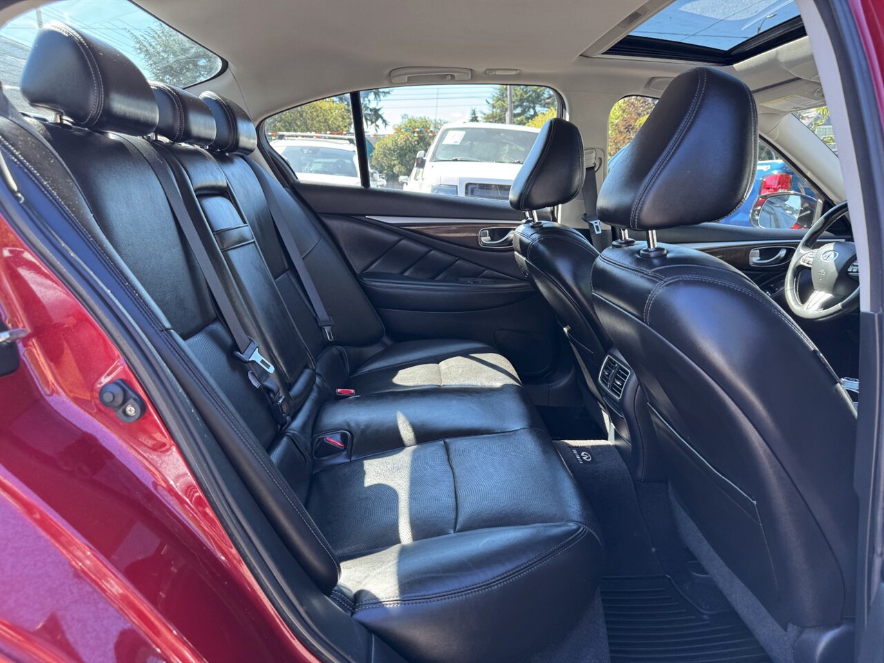 2014 INFINITI Q50 Premium - Photo 16 - Portland, OR 97211