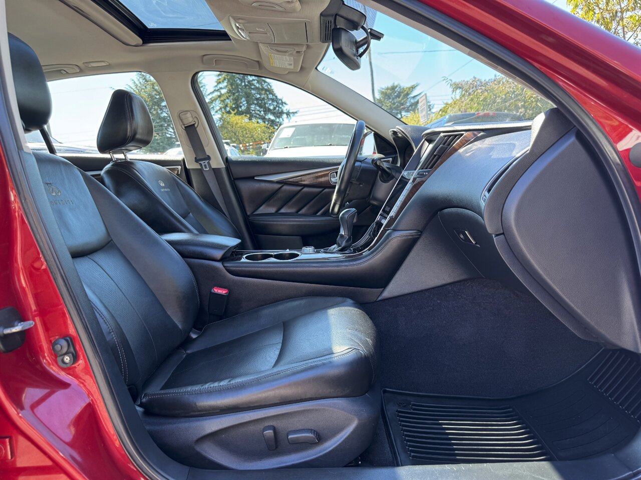 2014 INFINITI Q50 Premium - Photo 18 - Portland, OR 97211