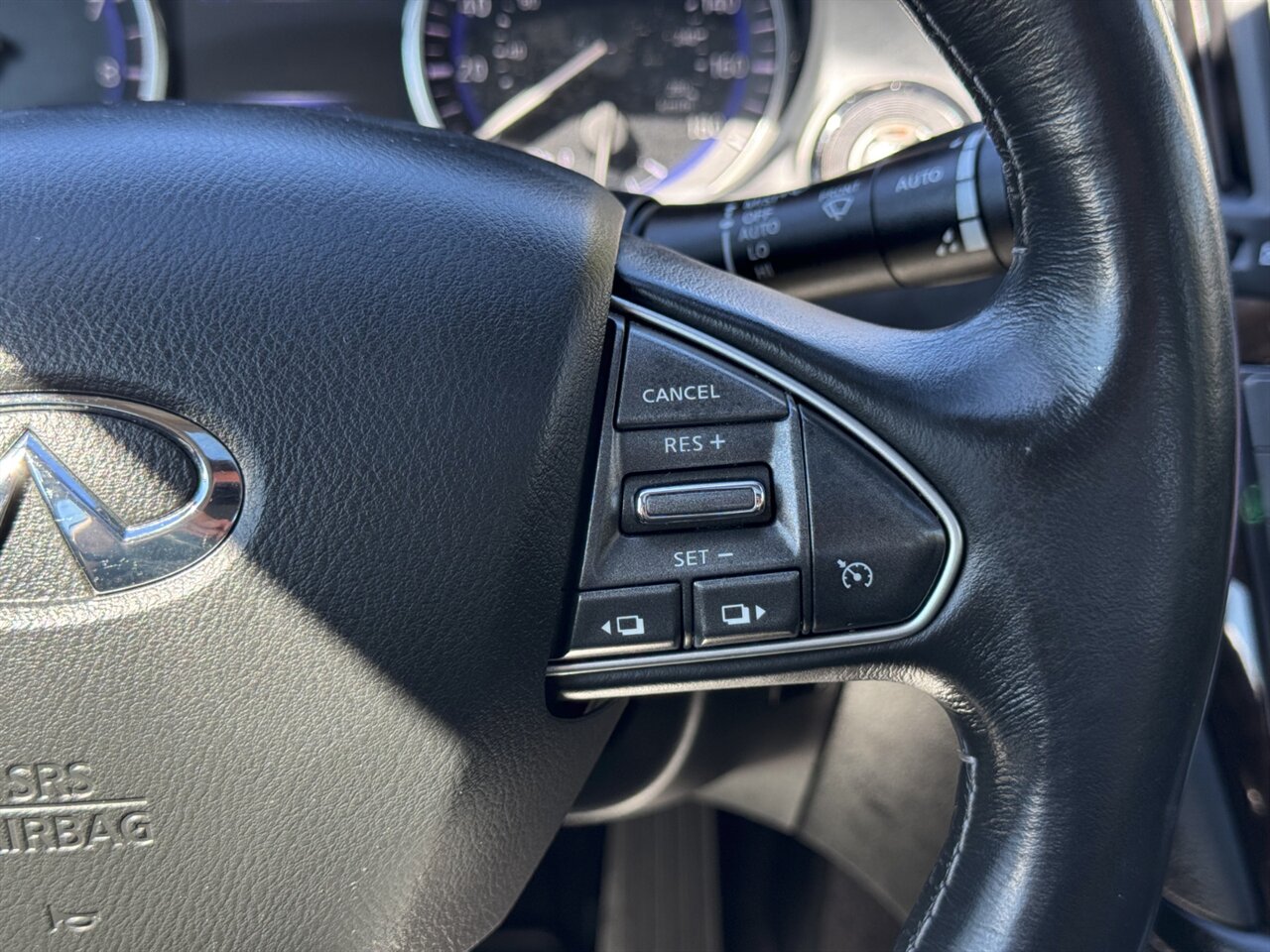2014 INFINITI Q50 Premium - Photo 24 - Portland, OR 97211