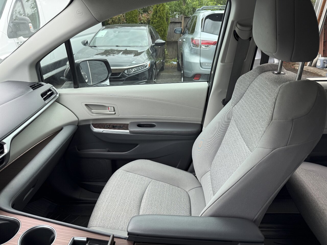 2022 Toyota Sienna LE ADAPTIVE CRUISE CAPTAIN CHAIRS - Photo 28 - Portland, OR 97211