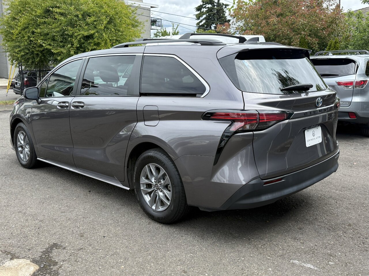 2022 Toyota Sienna LE ADAPTIVE CRUISE CAPTAIN CHAIRS - Photo 10 - Portland, OR 97211