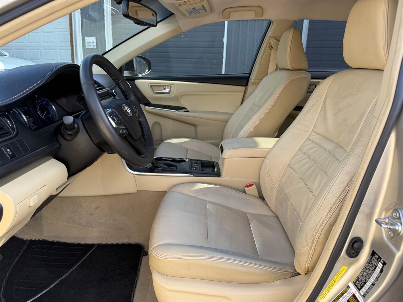 2017 Toyota Camry Hybrid XLE LEATHER ONLY 50K MILES   - Photo 11 - Portland, OR 97211