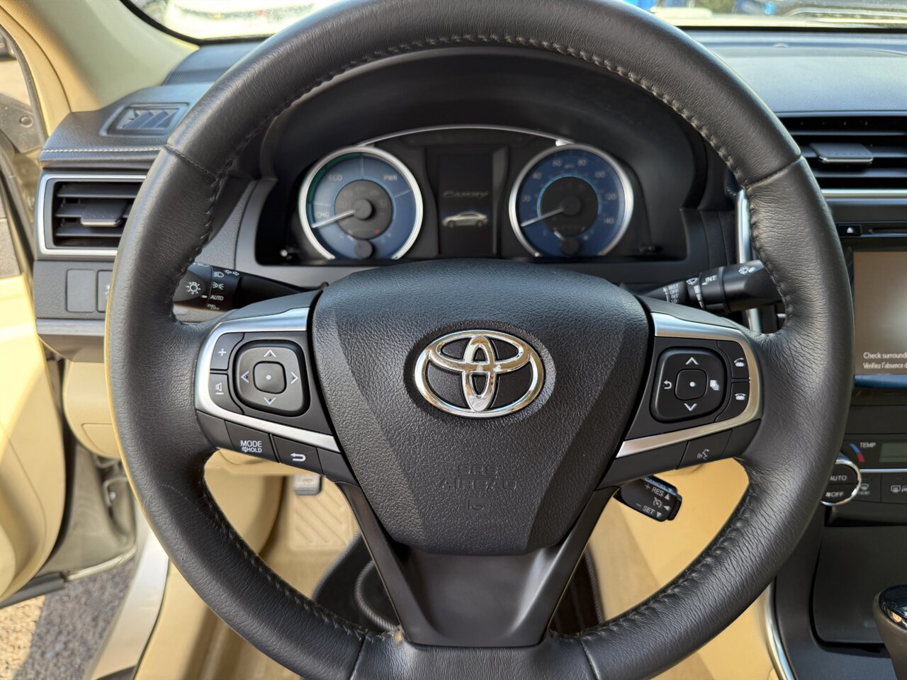 2017 Toyota Camry Hybrid XLE LEATHER ONLY 50K MILES   - Photo 13 - Portland, OR 97211