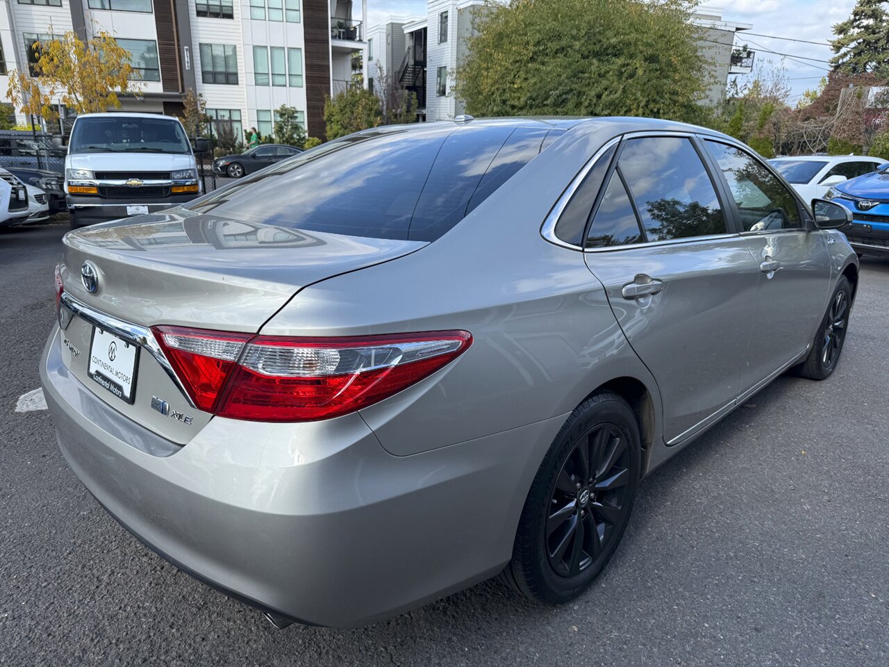 2017 Toyota Camry Hybrid XLE LEATHER ONLY 50K MILES   - Photo 6 - Portland, OR 97211