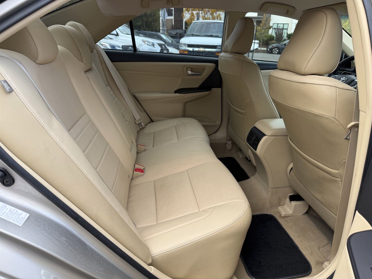2017 Toyota Camry Hybrid XLE LEATHER ONLY 50K MILES   - Photo 24 - Portland, OR 97211