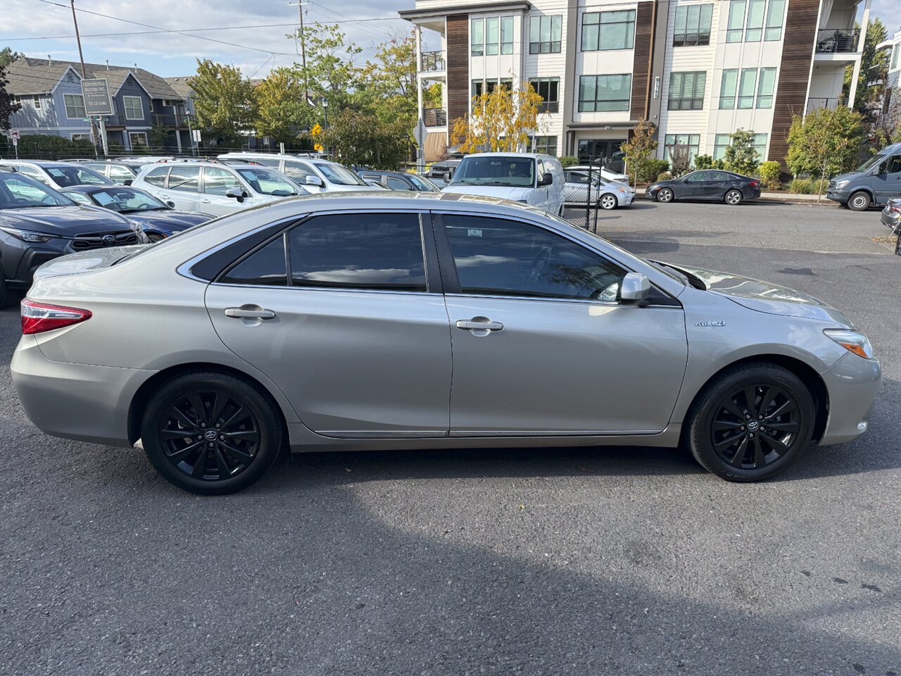 2017 Toyota Camry Hybrid XLE LEATHER ONLY 50K MILES   - Photo 7 - Portland, OR 97211