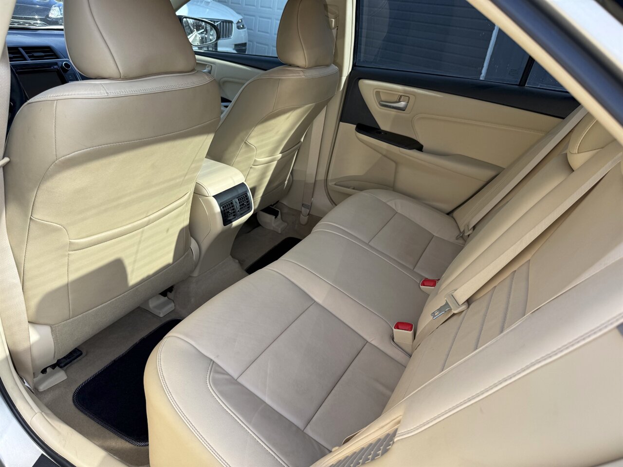 2017 Toyota Camry Hybrid XLE LEATHER ONLY 50K MILES   - Photo 22 - Portland, OR 97211