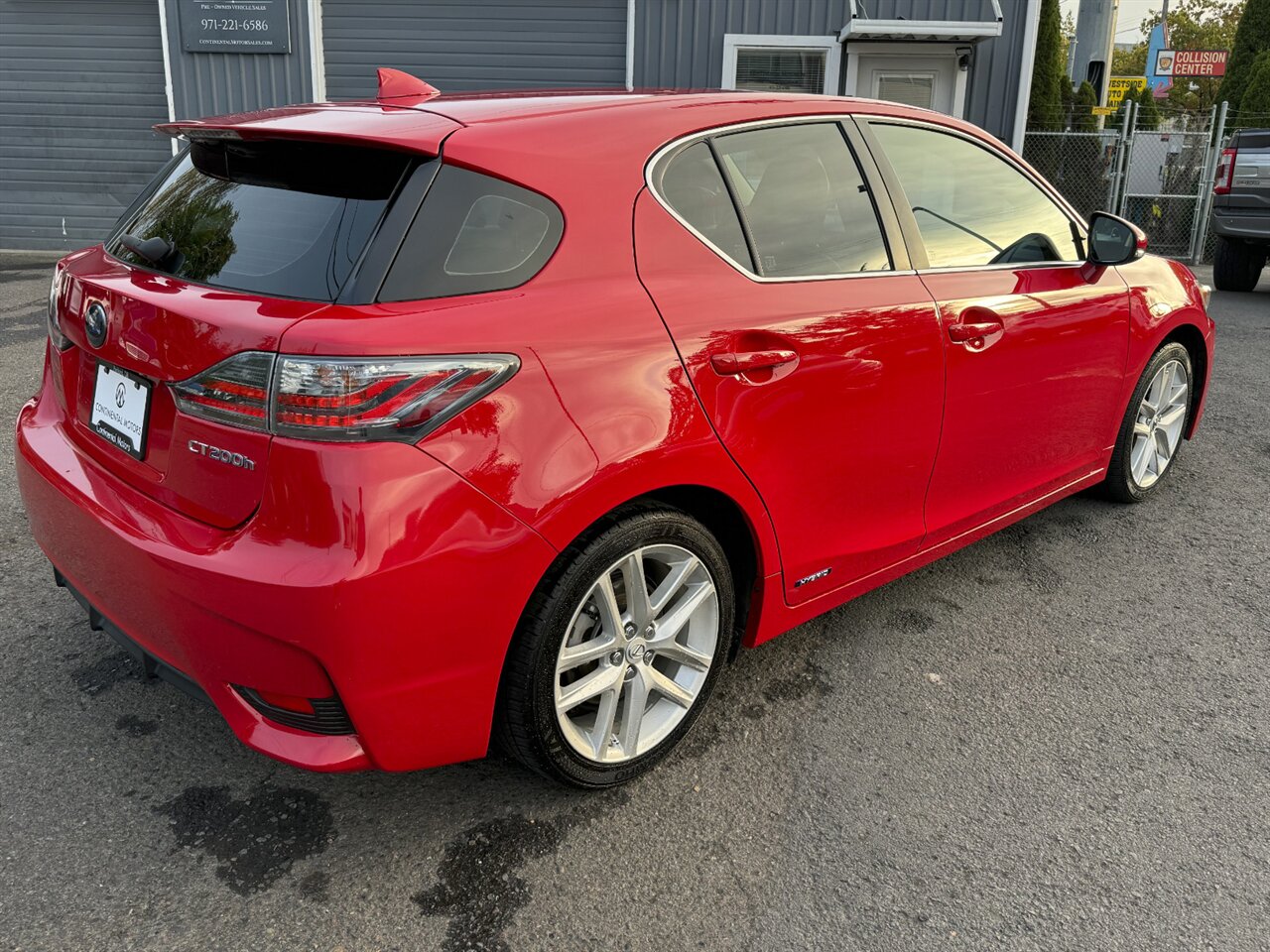 2014 Lexus CT 200h 43 CITY 40 HWY MPG   - Photo 7 - Portland, OR 97211