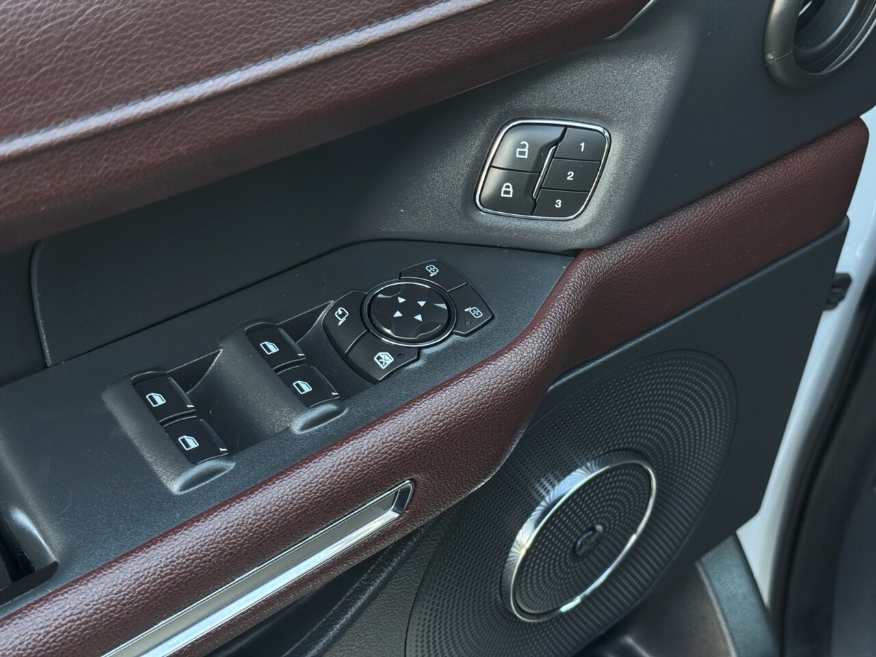 2022 Ford Expedition Limited AWD   - Photo 24 - Portland, OR 97211