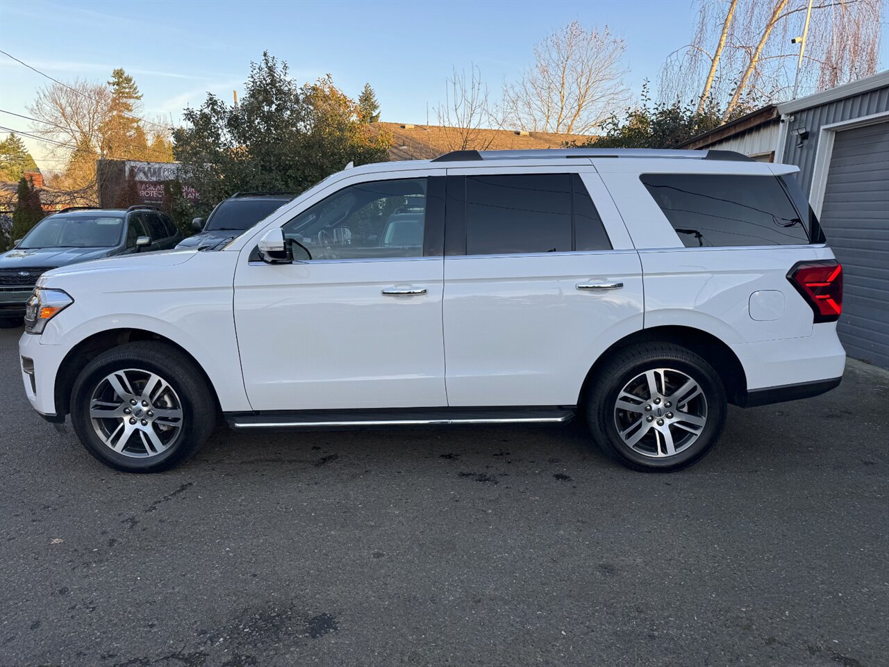 2022 Ford Expedition Limited AWD   - Photo 4 - Portland, OR 97211