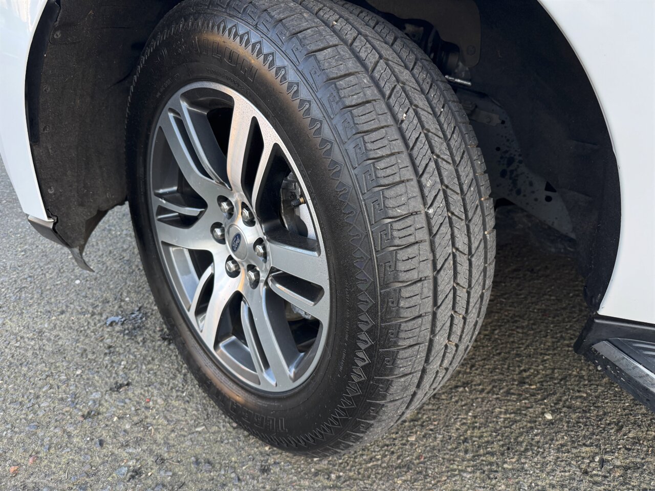 2022 Ford Expedition Limited AWD   - Photo 43 - Portland, OR 97211