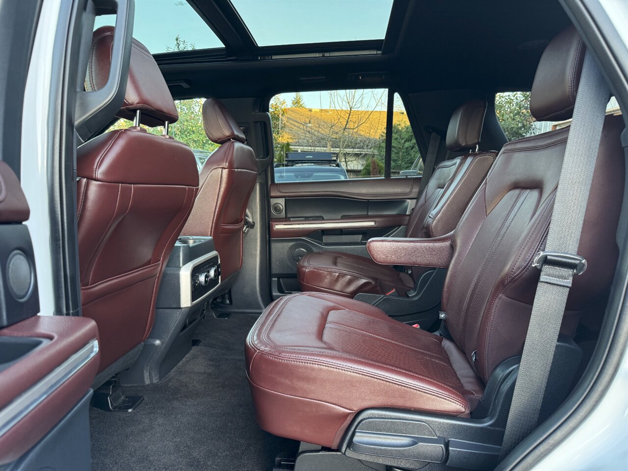 2022 Ford Expedition Limited AWD   - Photo 13 - Portland, OR 97211