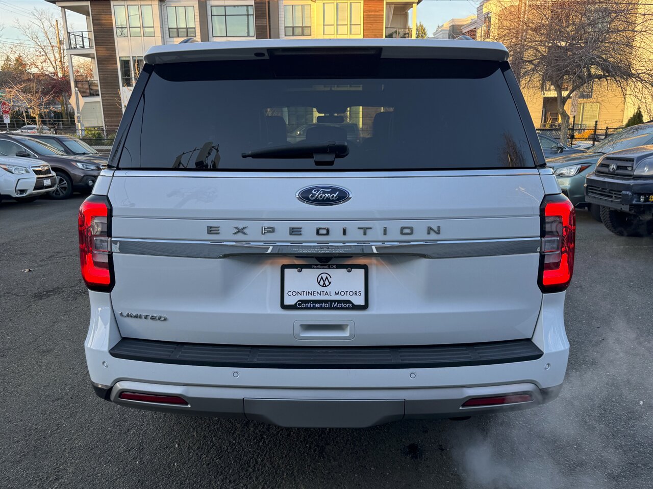 2022 Ford Expedition Limited AWD   - Photo 9 - Portland, OR 97211