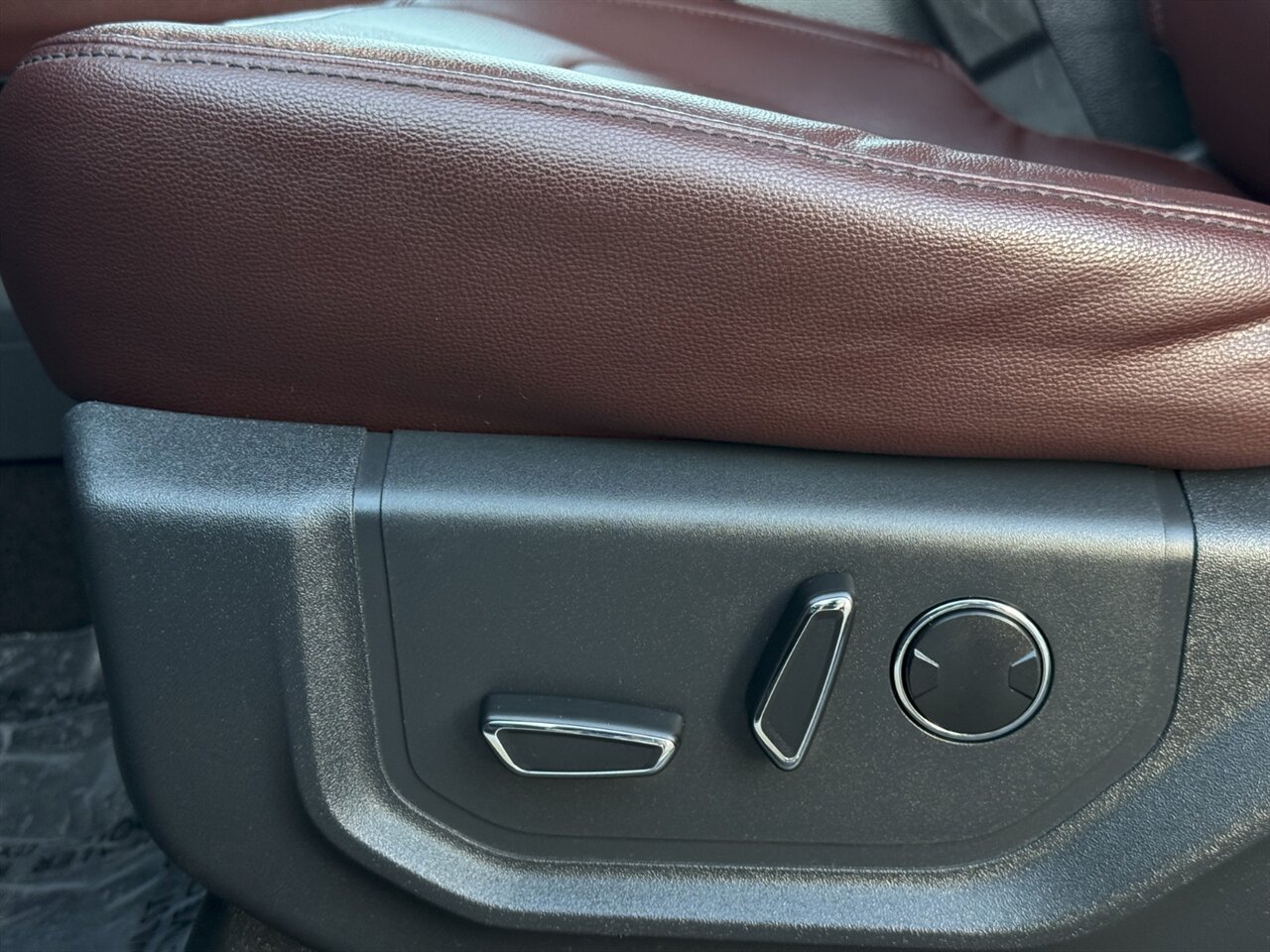 2022 Ford Expedition Limited AWD   - Photo 26 - Portland, OR 97211