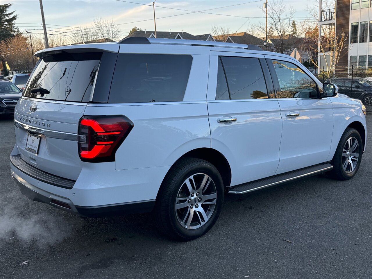2022 Ford Expedition Limited AWD   - Photo 8 - Portland, OR 97211