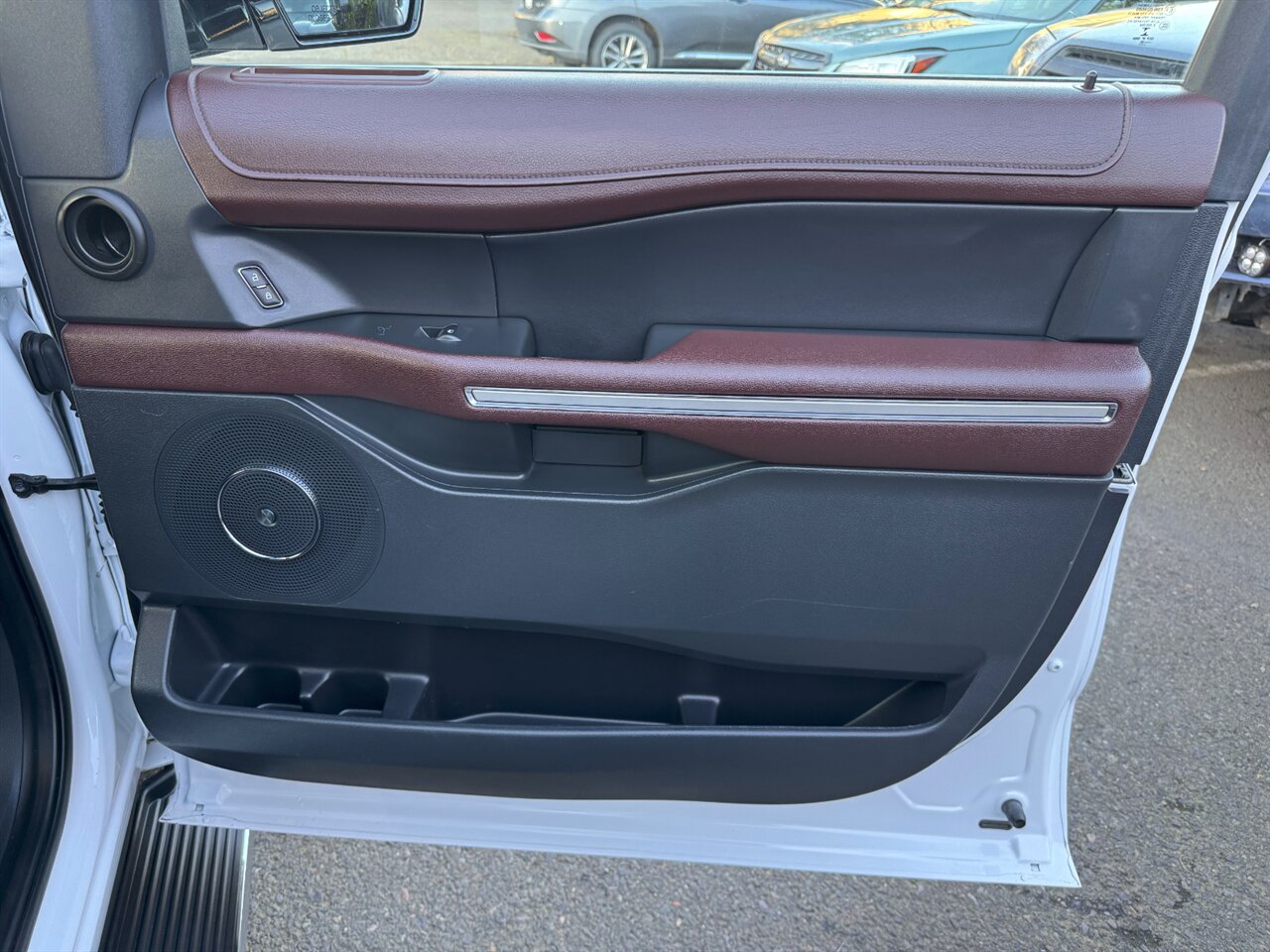 2022 Ford Expedition Limited AWD   - Photo 23 - Portland, OR 97211