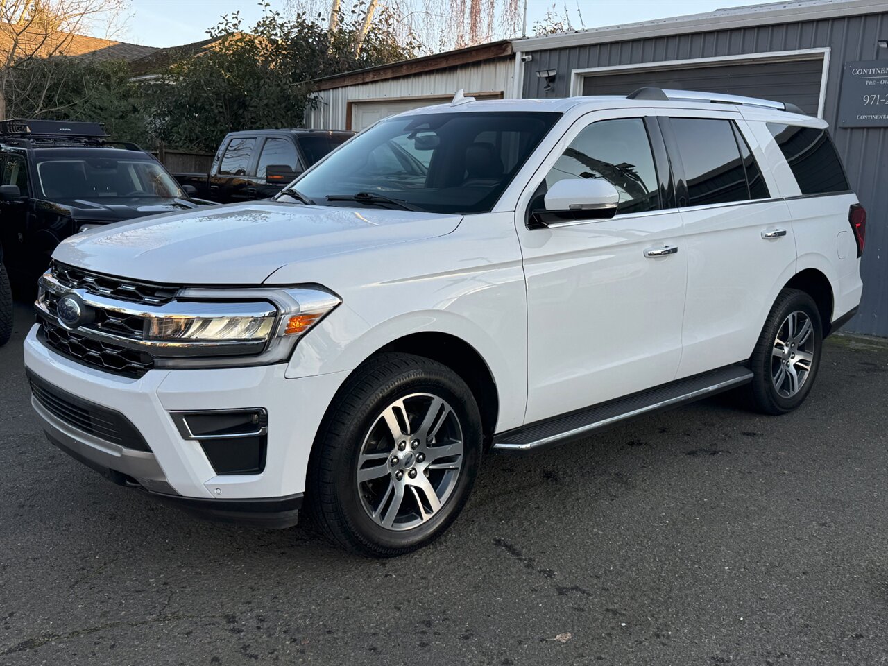 2022 Ford Expedition Limited AWD   - Photo 3 - Portland, OR 97211