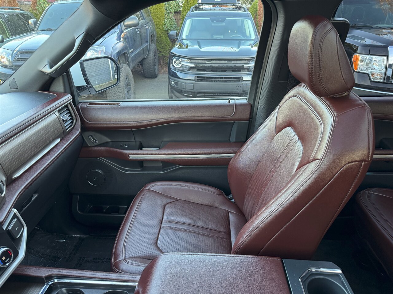 2022 Ford Expedition Limited AWD   - Photo 32 - Portland, OR 97211