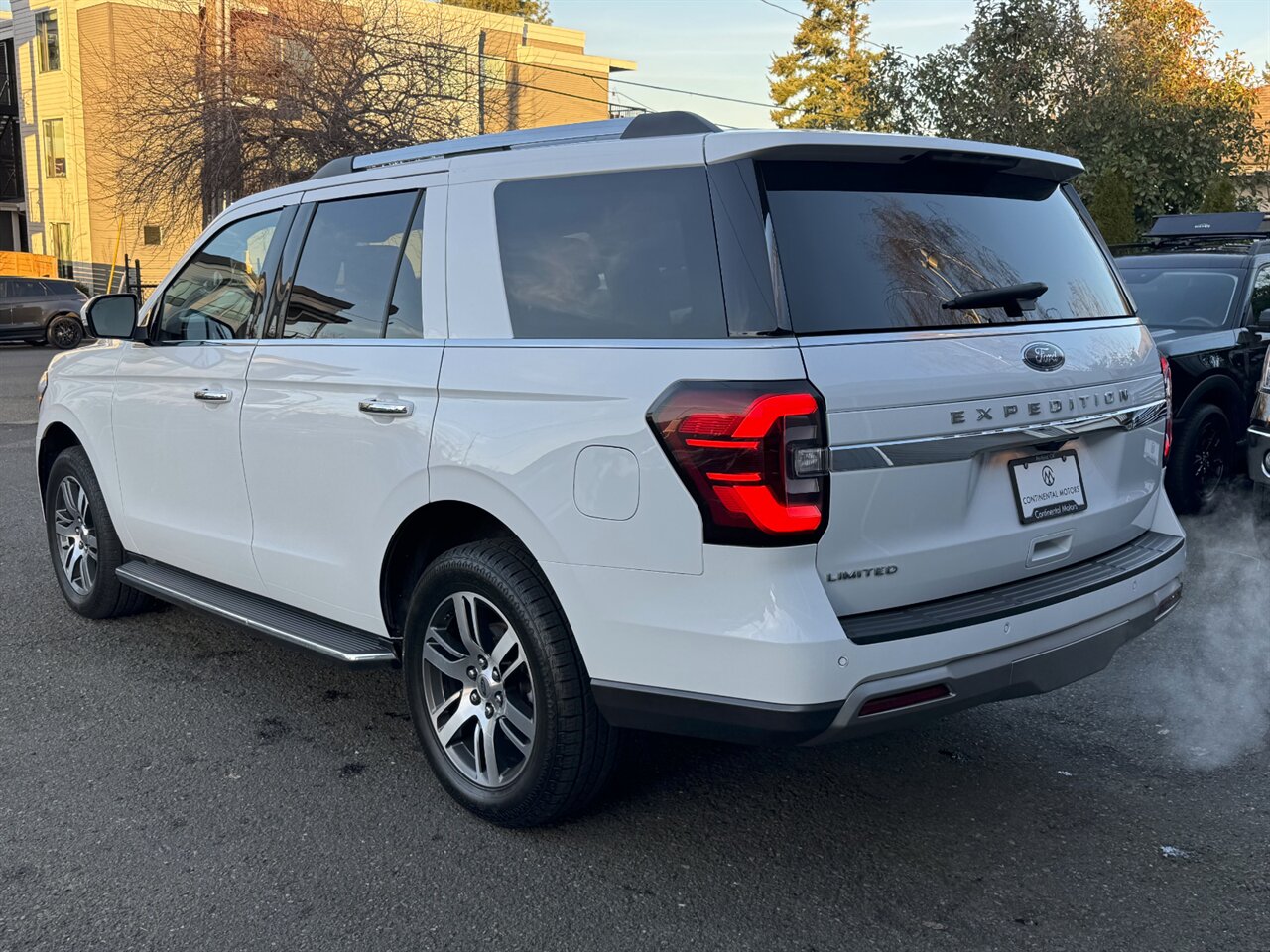 2022 Ford Expedition Limited AWD   - Photo 10 - Portland, OR 97211