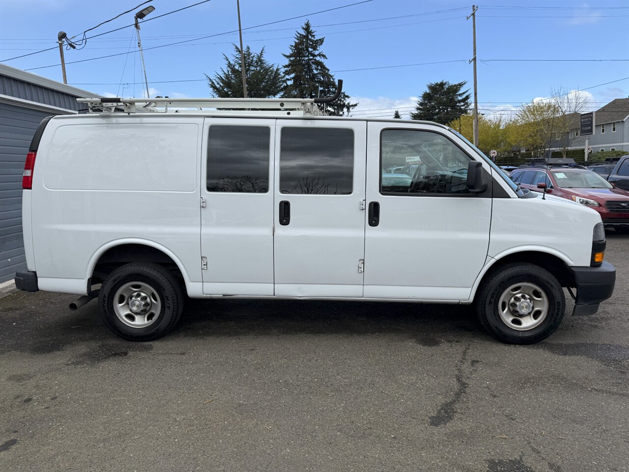 2020 Chevrolet Express 2500 LADDER RACK   - Photo 7 - Portland, OR 97211