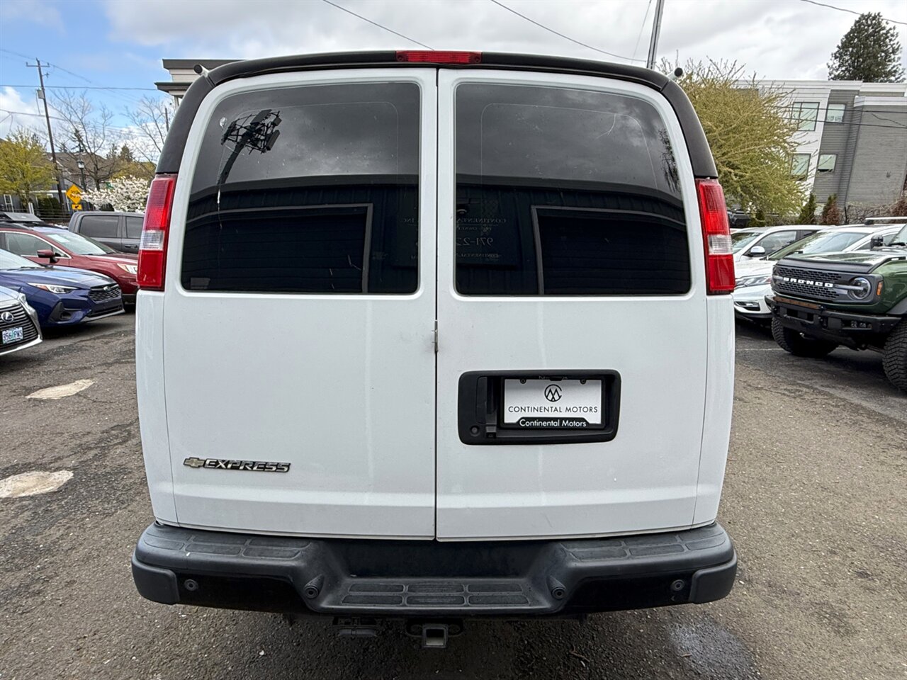 2020 Chevrolet Express 2500 LADDER RACK   - Photo 9 - Portland, OR 97211
