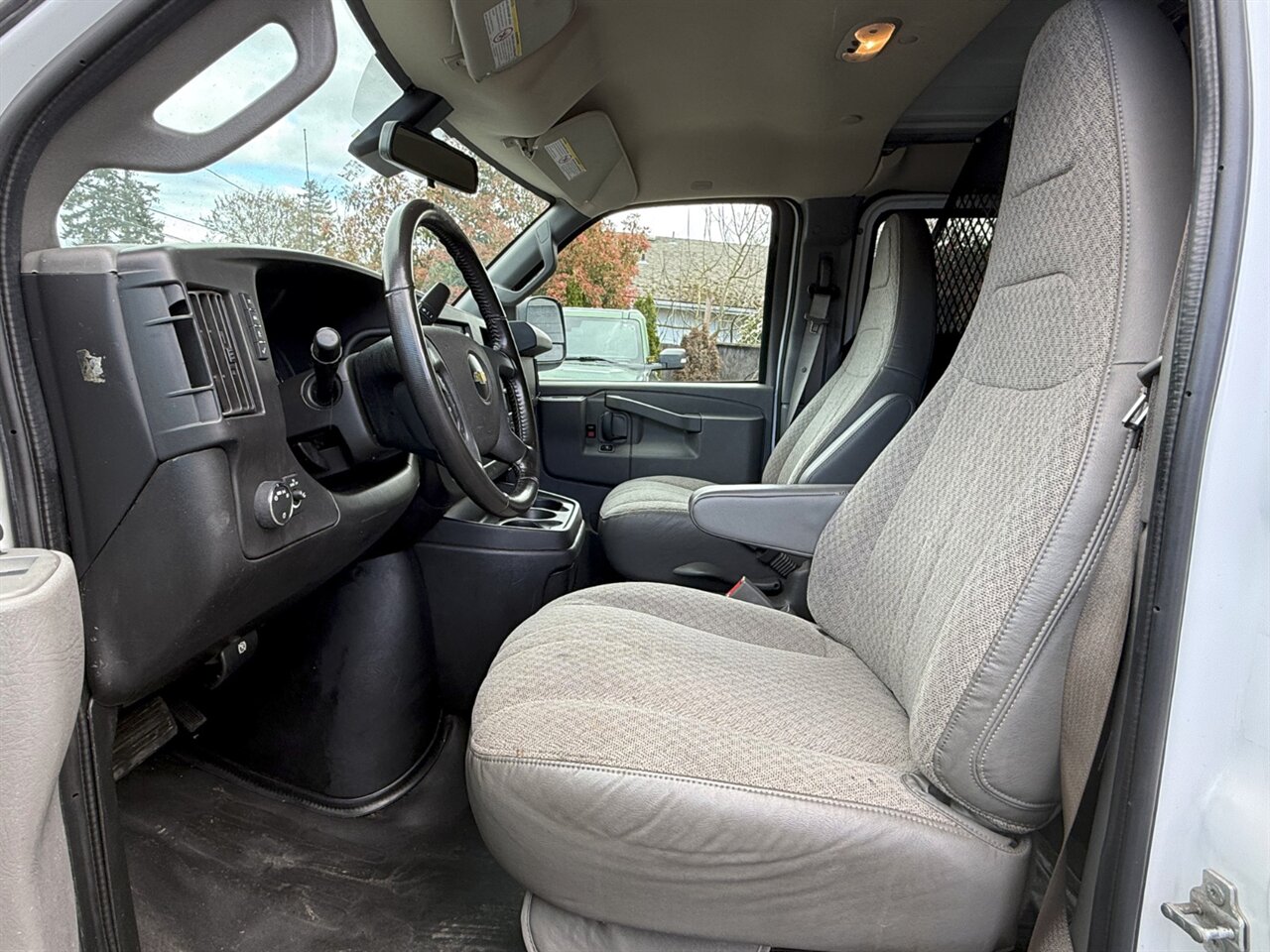 2020 Chevrolet Express 2500 LADDER RACK   - Photo 11 - Portland, OR 97211