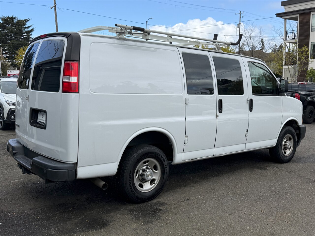 2020 Chevrolet Express 2500 LADDER RACK   - Photo 8 - Portland, OR 97211