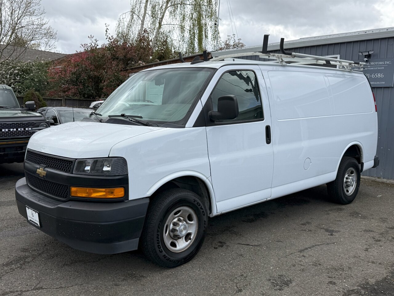 2020 Chevrolet Express 2500 LADDER RACK   - Photo 3 - Portland, OR 97211