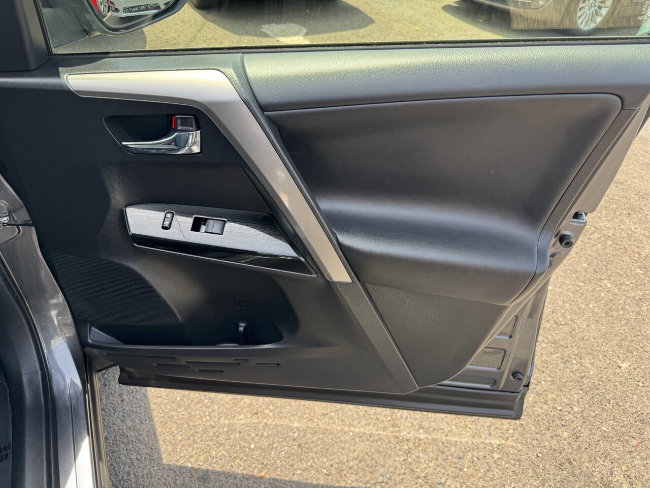 2017 Toyota RAV4 Hybrid Limited AWD ONLY 58K MILES ADAPTIVE CRUISE   - Photo 20 - Portland, OR 97211