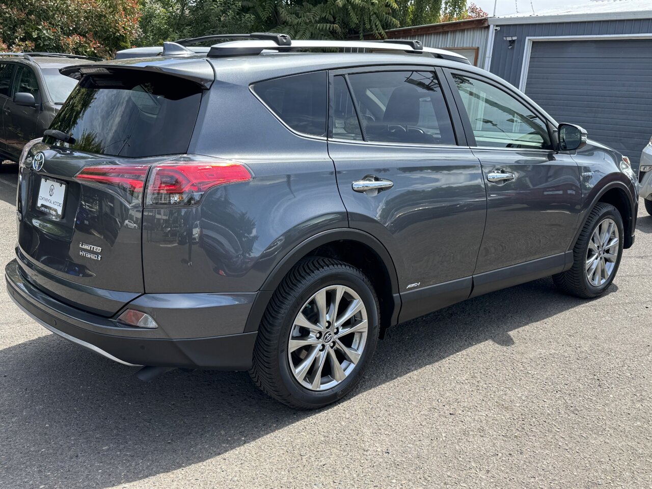 2017 Toyota RAV4 Hybrid Limited AWD ONLY 58K MILES ADAPTIVE CRUISE   - Photo 8 - Portland, OR 97211