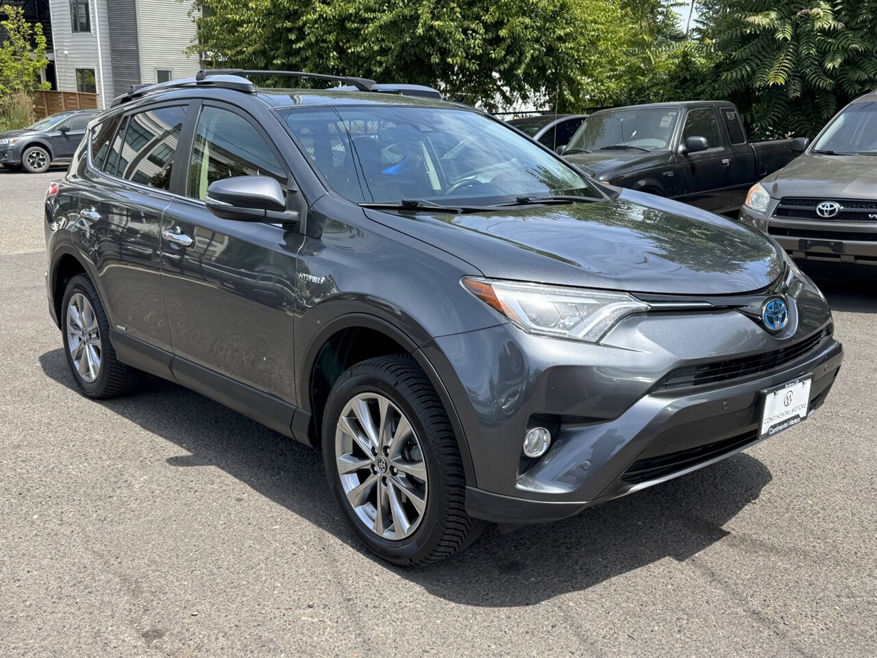 2017 Toyota RAV4 Hybrid Limited AWD ONLY 58K MILES ADAPTIVE CRUISE   - Photo 6 - Portland, OR 97211