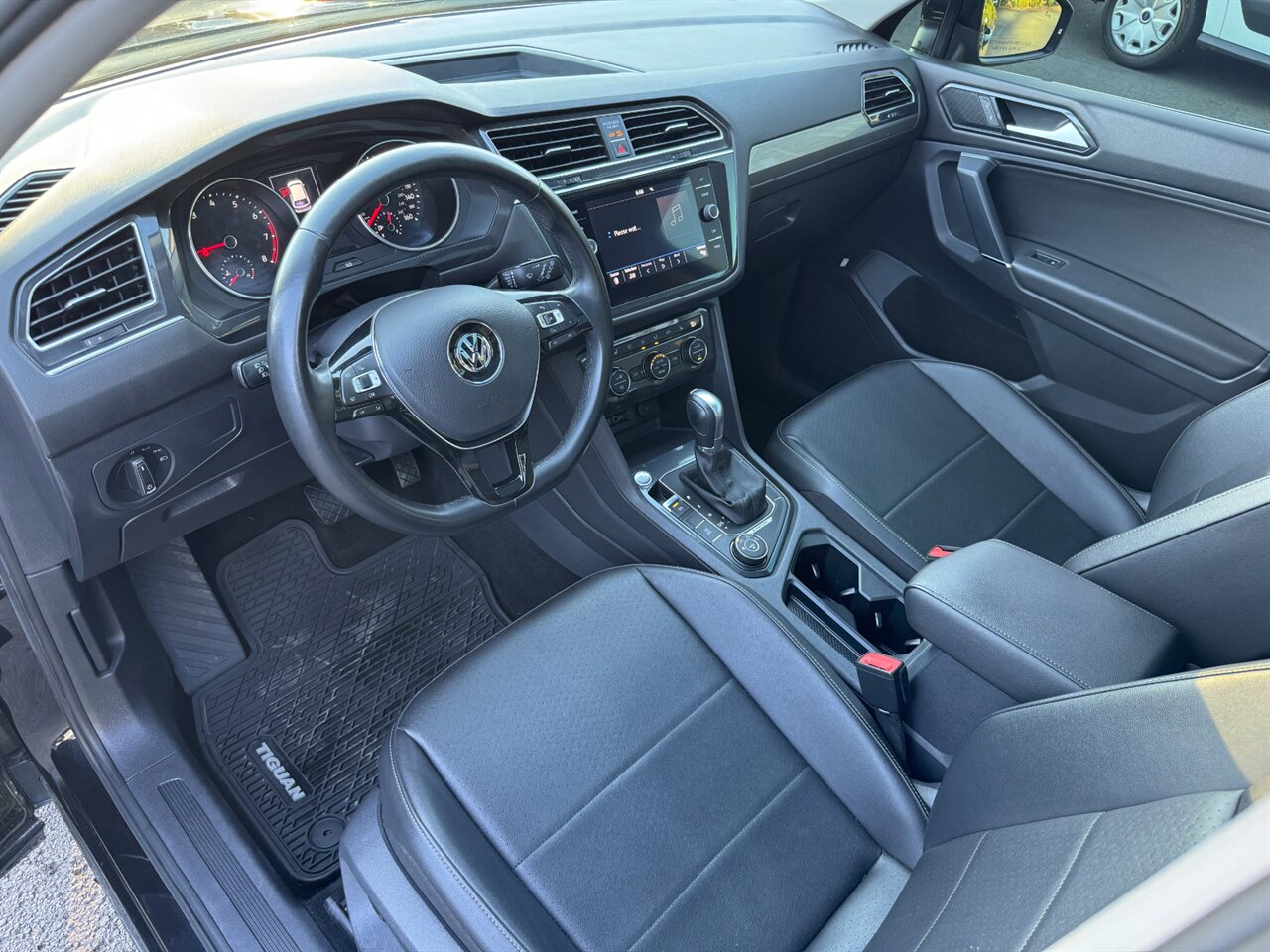 2018 Volkswagen Tiguan 2.0T SE 4Motion   - Photo 2 - Portland, OR 97211