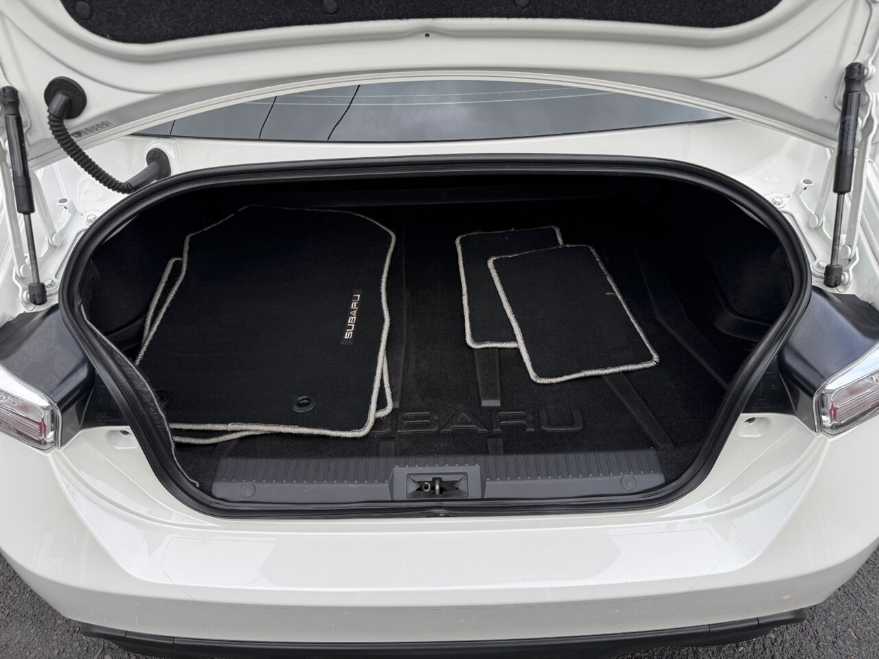 2015 Subaru BRZ Limited 6 SPEED MANUAL   - Photo 13 - Portland, OR 97211