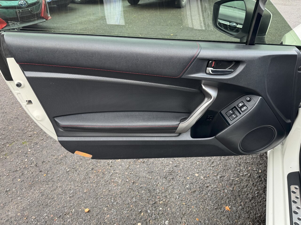 2015 Subaru BRZ Limited 6 SPEED MANUAL   - Photo 12 - Portland, OR 97211