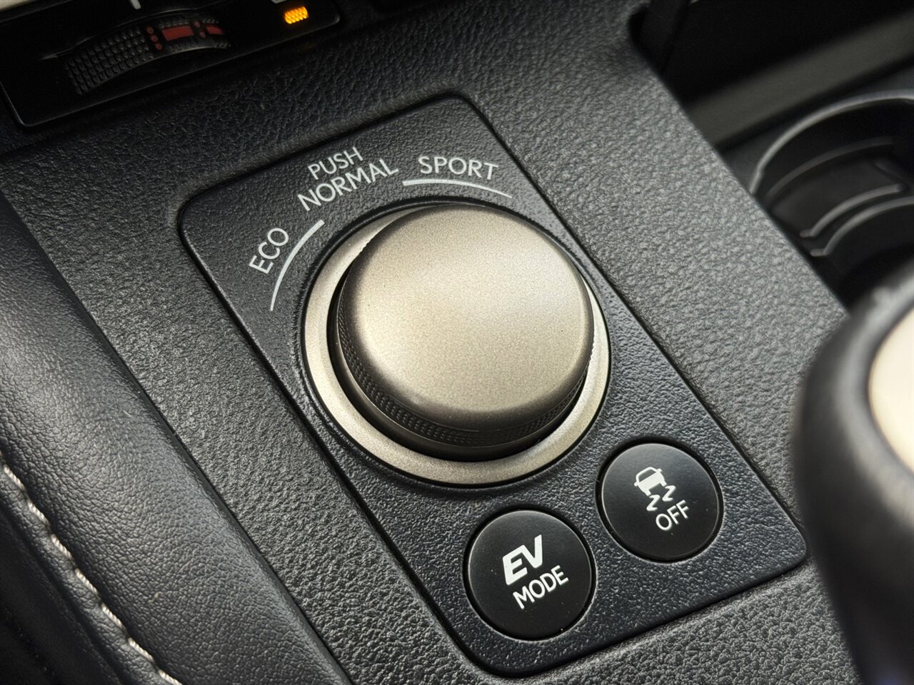 2017 Lexus ES300h ADAPTIVE CRUISE BLIND SPOT   - Photo 34 - Portland, OR 97211