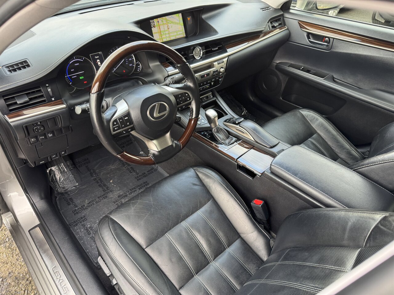 2017 Lexus ES300h ADAPTIVE CRUISE BLIND SPOT   - Photo 2 - Portland, OR 97211