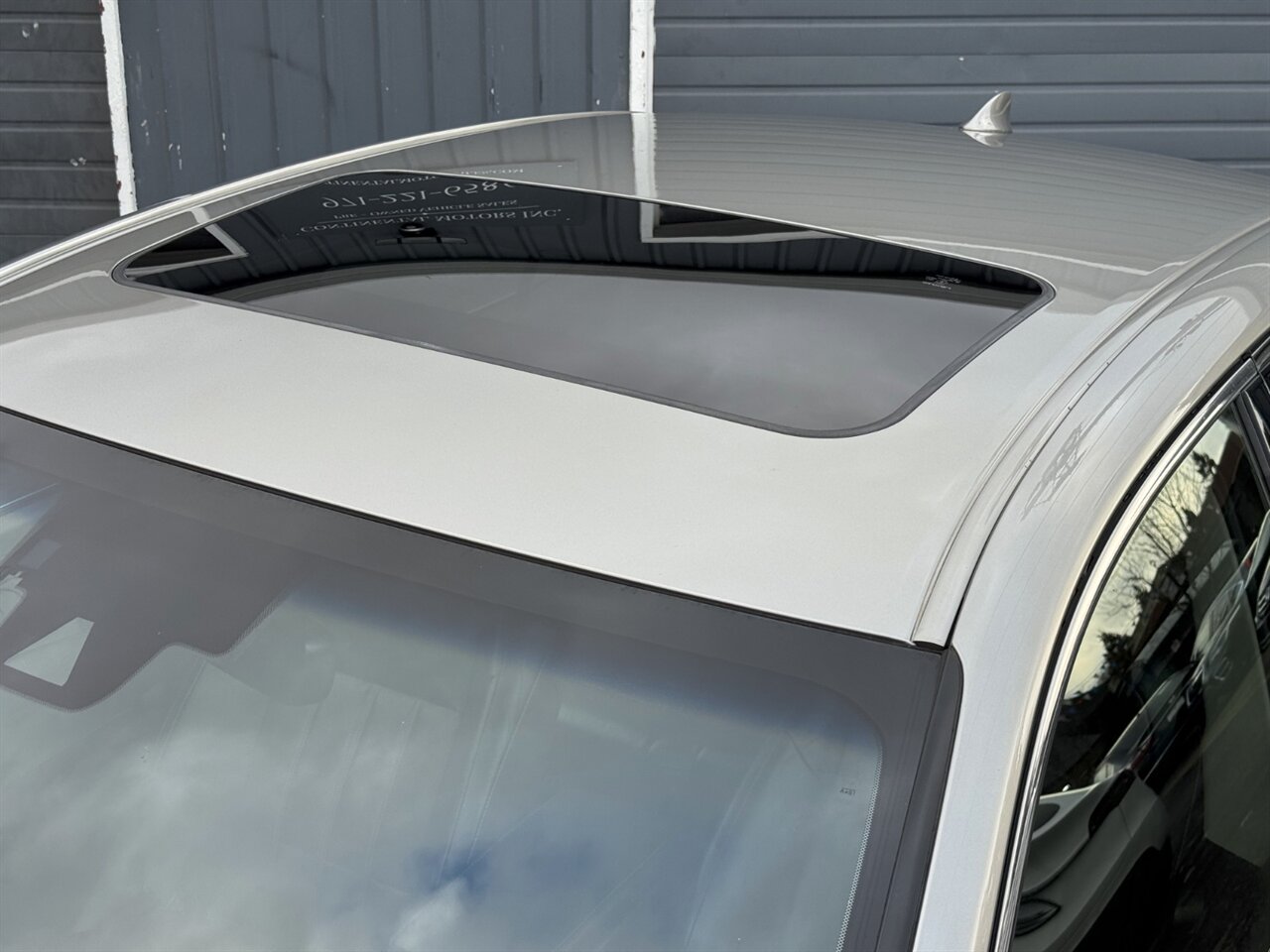 2017 Lexus ES300h ADAPTIVE CRUISE BLIND SPOT   - Photo 43 - Portland, OR 97211