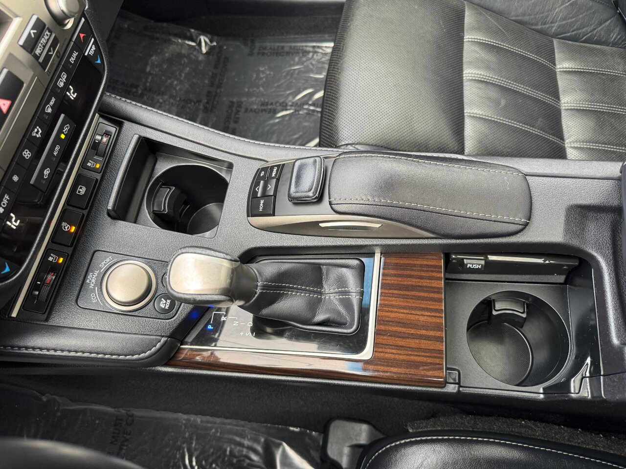 2017 Lexus ES300h ADAPTIVE CRUISE BLIND SPOT   - Photo 33 - Portland, OR 97211