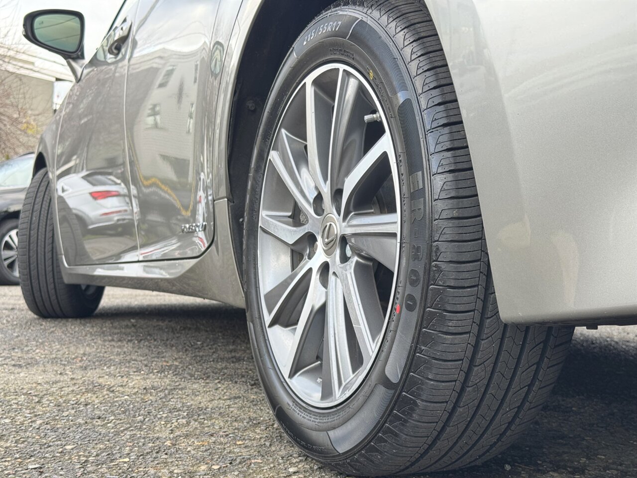 2017 Lexus ES300h ADAPTIVE CRUISE BLIND SPOT   - Photo 41 - Portland, OR 97211