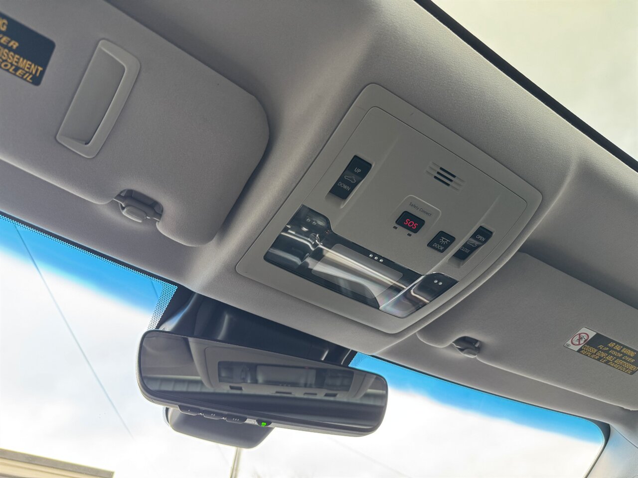 2017 Lexus ES300h ADAPTIVE CRUISE BLIND SPOT   - Photo 36 - Portland, OR 97211