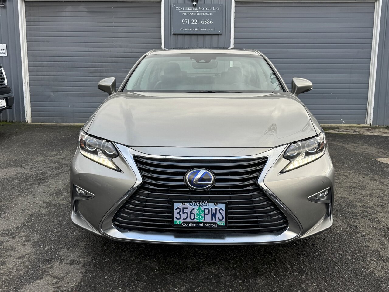 2017 Lexus ES300h ADAPTIVE CRUISE BLIND SPOT   - Photo 5 - Portland, OR 97211