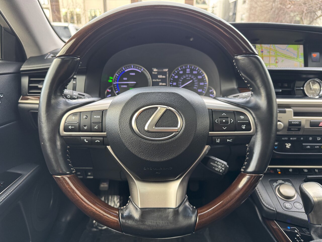 2017 Lexus ES300h ADAPTIVE CRUISE BLIND SPOT   - Photo 25 - Portland, OR 97211