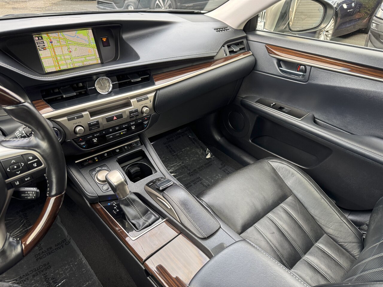 2017 Lexus ES300h ADAPTIVE CRUISE BLIND SPOT   - Photo 29 - Portland, OR 97211